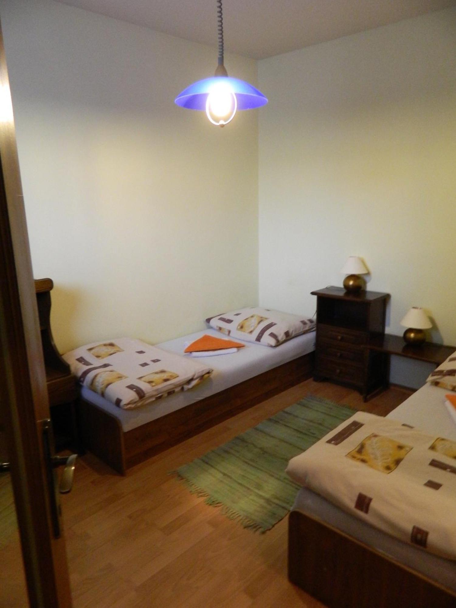 Hotel Slnecny Dvor Michalovce Quarto foto